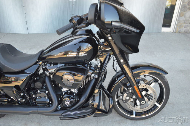 Street Glide®