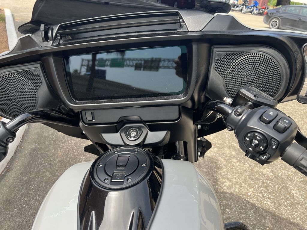 Street Glide®