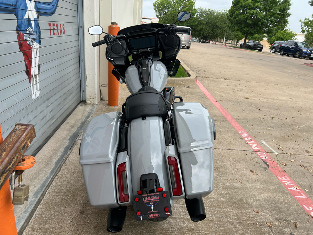 Road Glide®