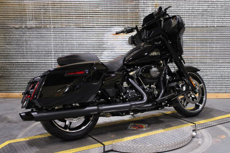 Street Glide®