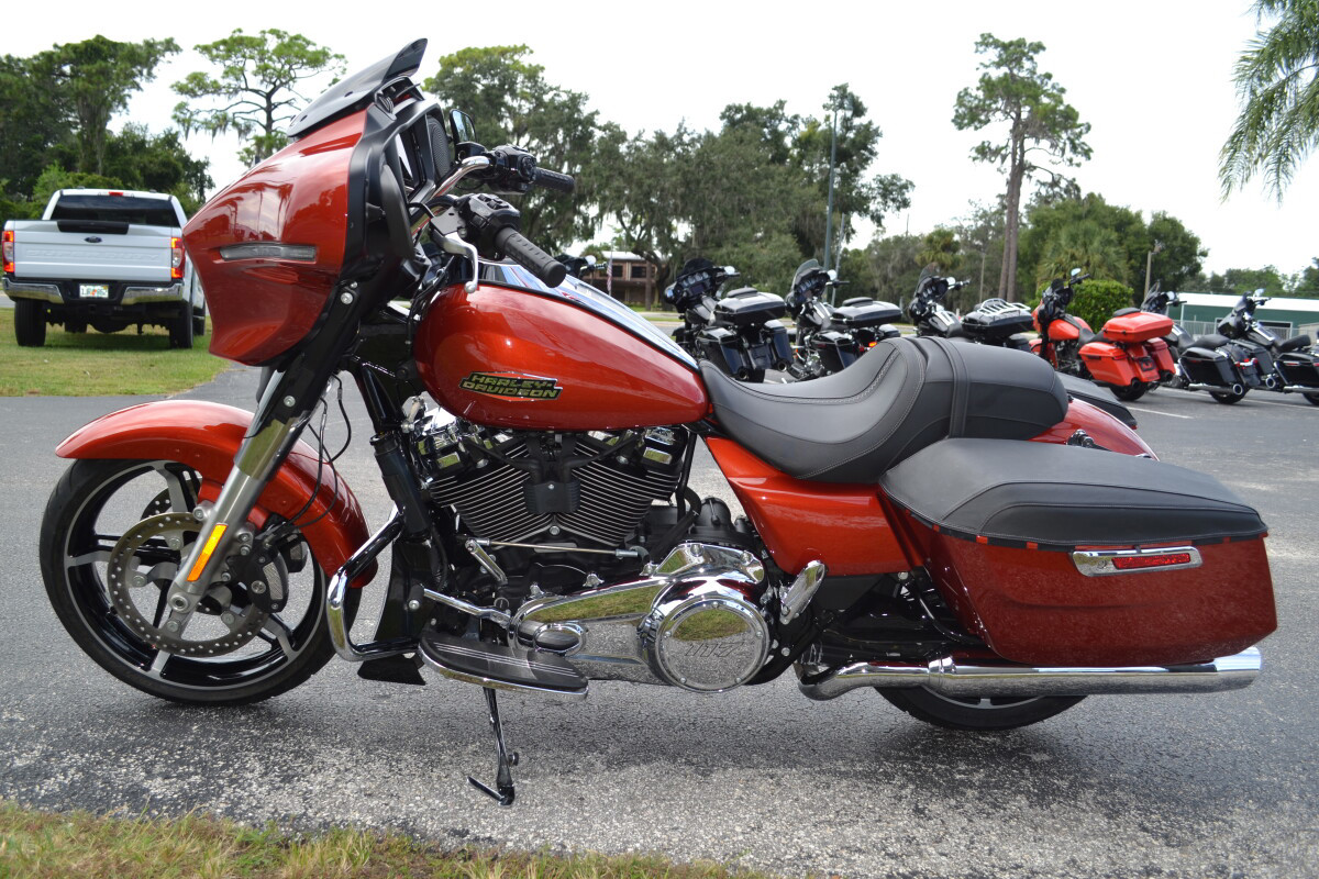 Street Glide®