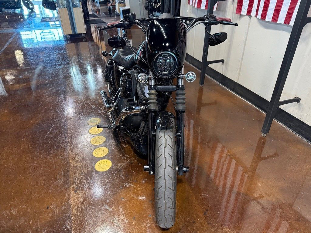 Iron 883®