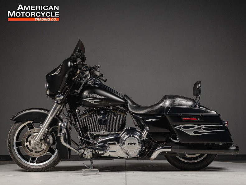 Street Glide®