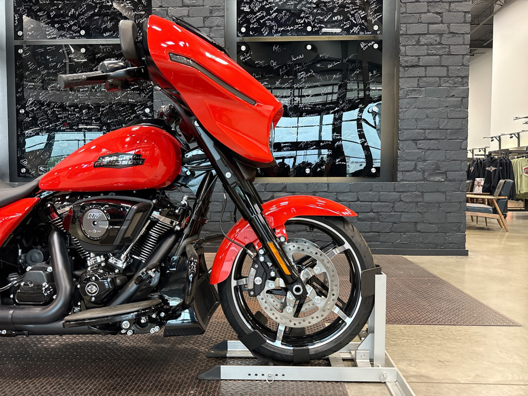 Street Glide®