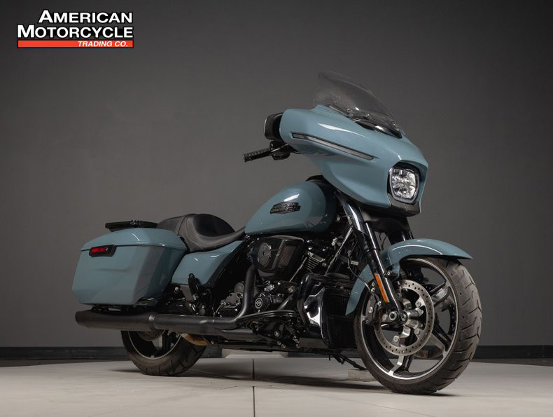 Street Glide®
