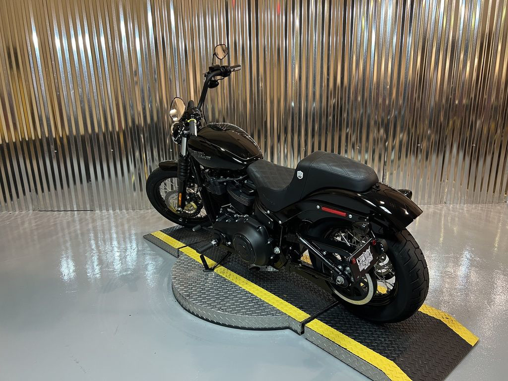 Softail® Street Bob®