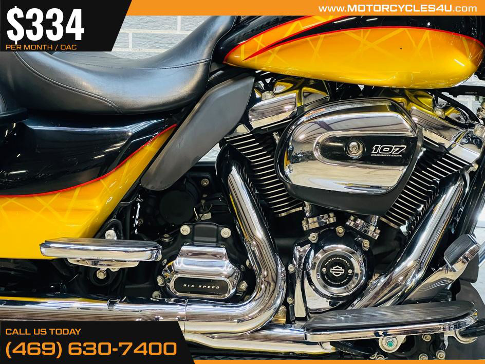 Street Glide®