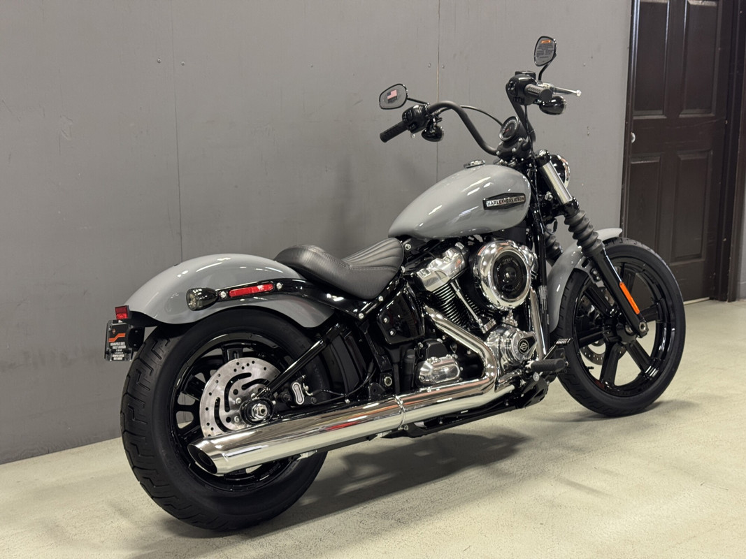 Street Bob®