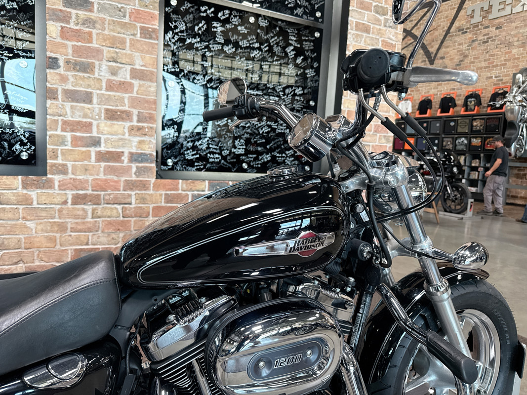 Sportster® 1200 Custom - H-D1 Factory Custom