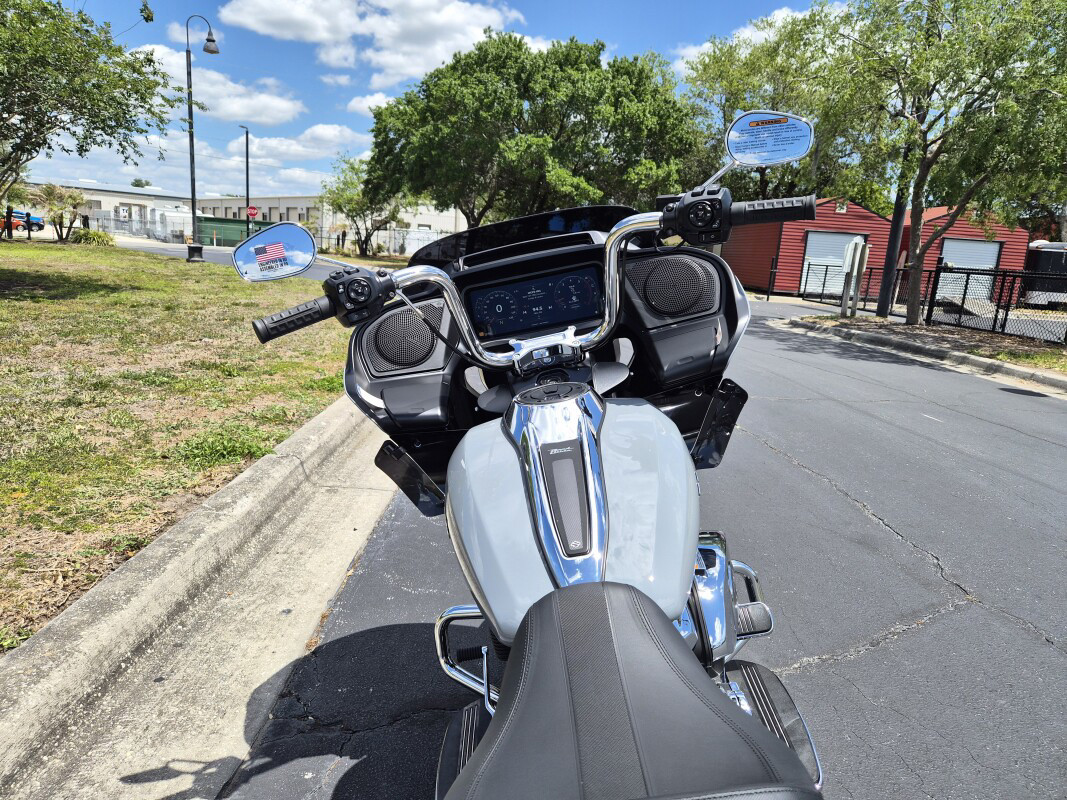 Road Glide®