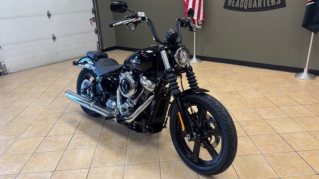 Street Bob®
