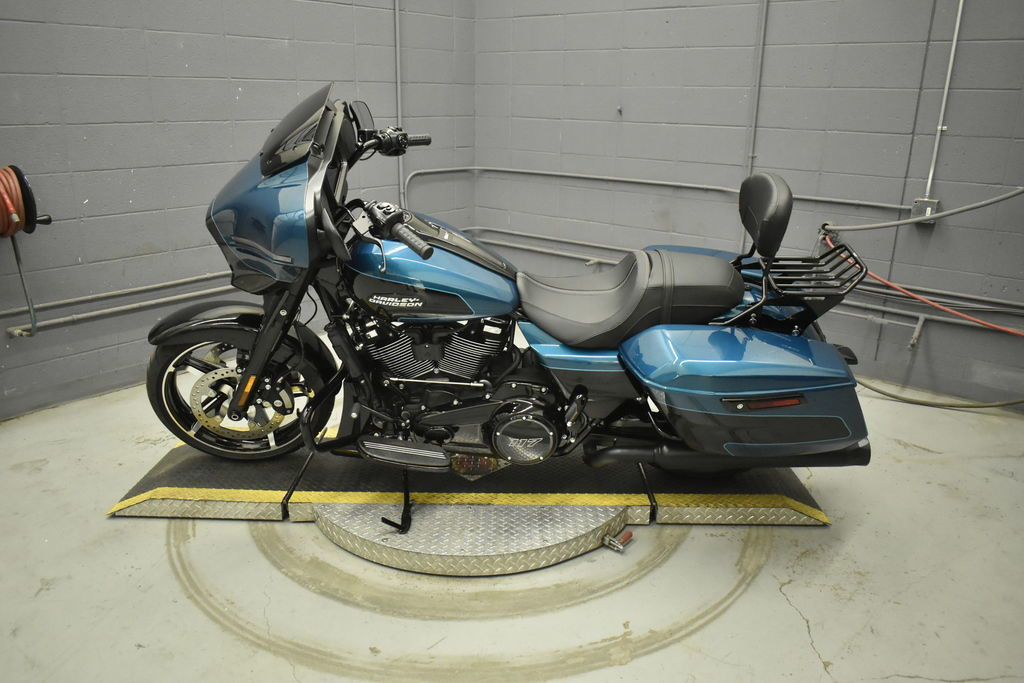 Street Glide®