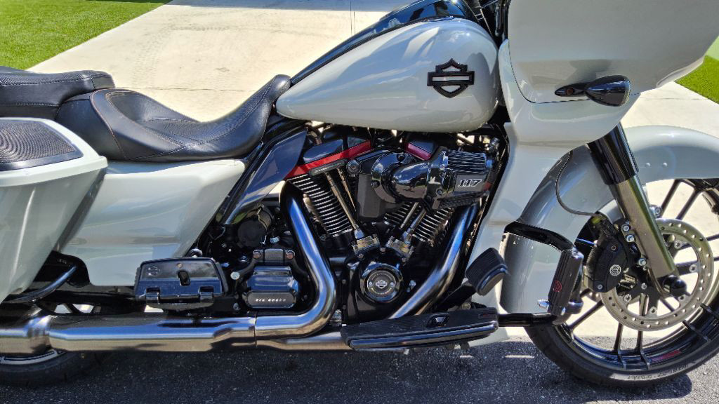 Road Glide®