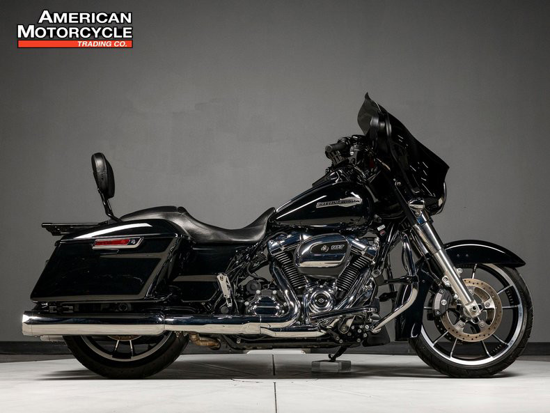 Street Glide®