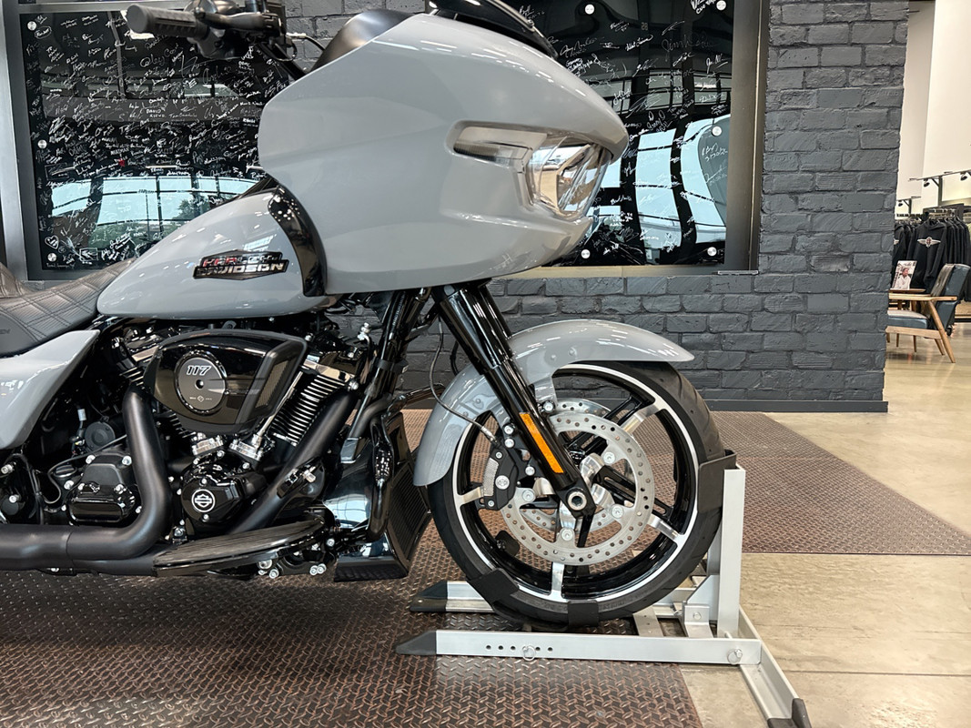 Road Glide®