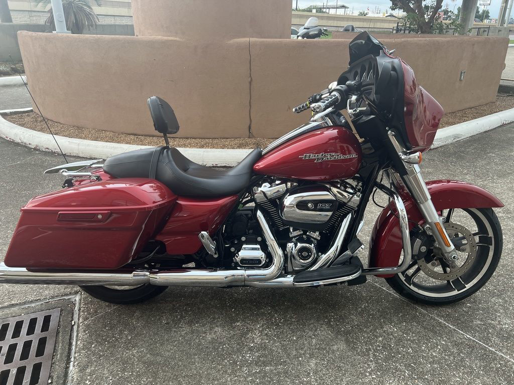 Street Glide®