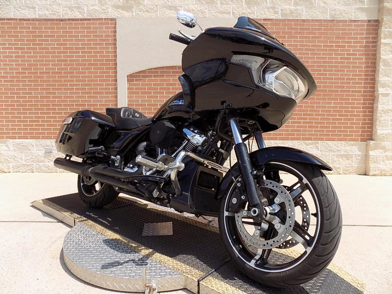 Road Glide®