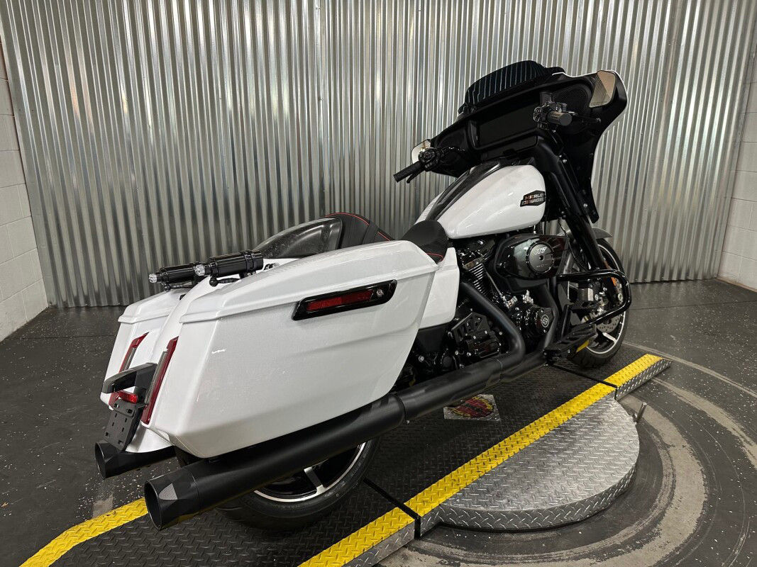 Street Glide®