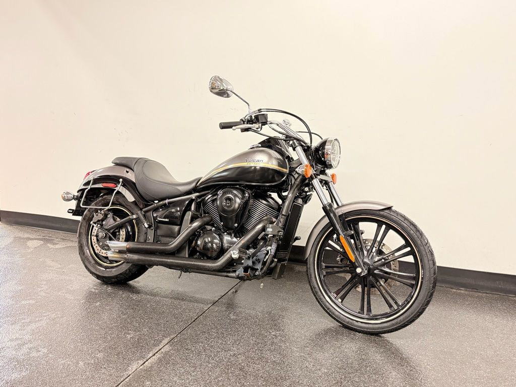 Vulcan 900 Custom