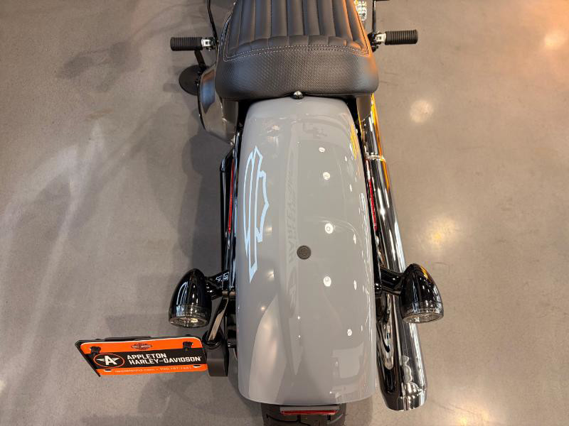 Street Bob®