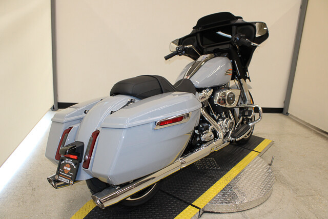 Street Glide®