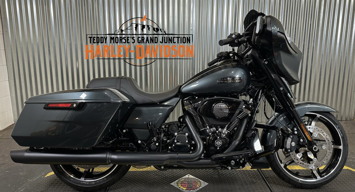 Street Glide®