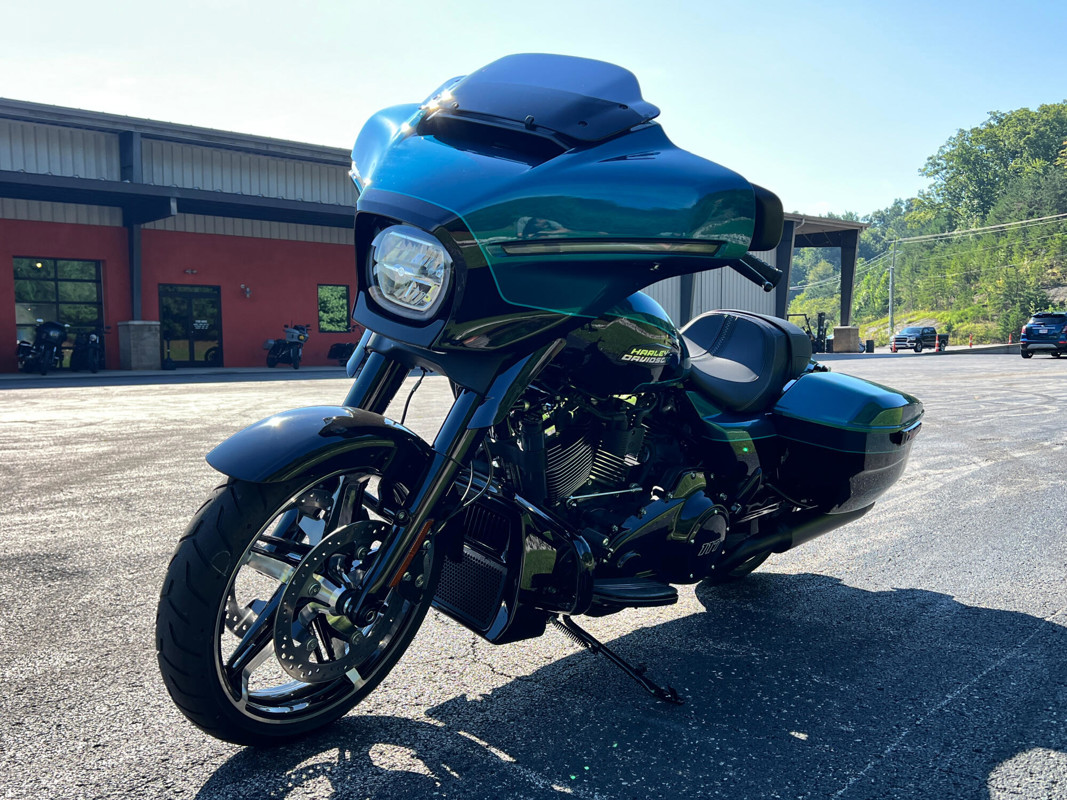 Street Glide®