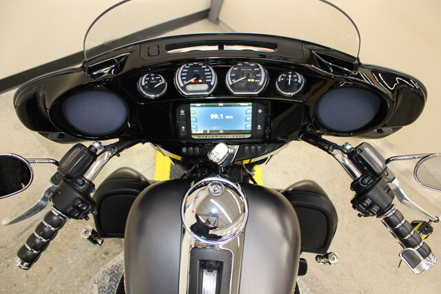 Electra Glide® Ultra Limited® Low