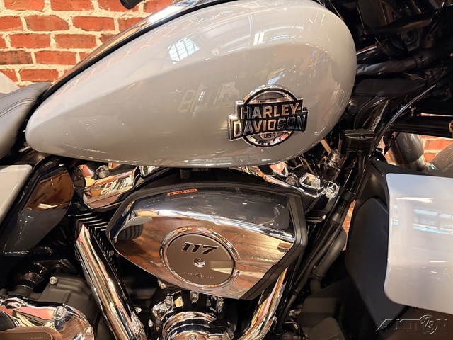 Street Glide® 3 Limited