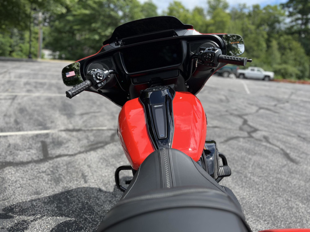 Street Glide®