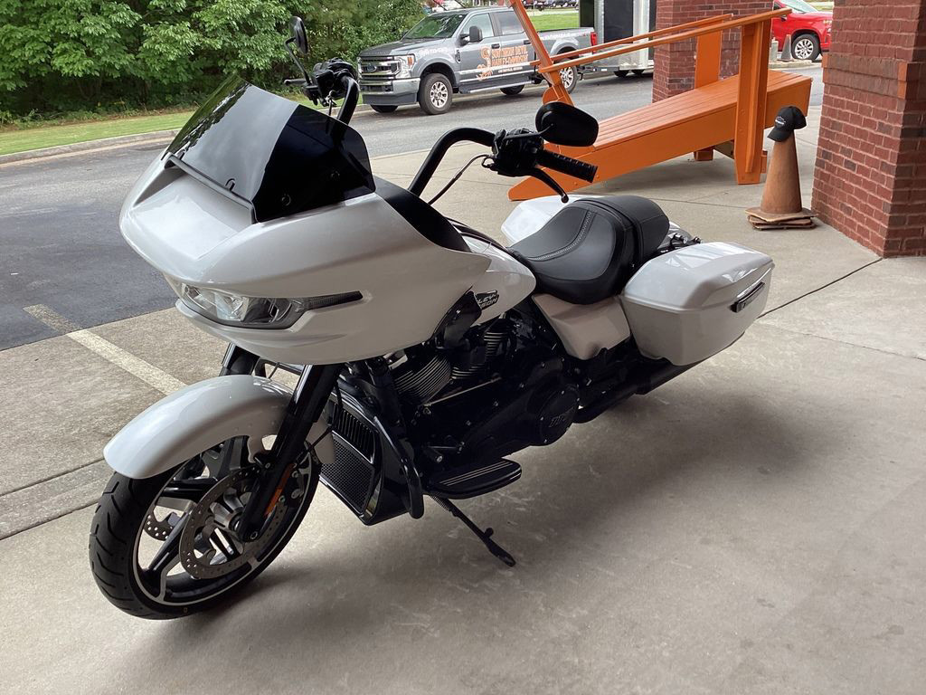 Road Glide®