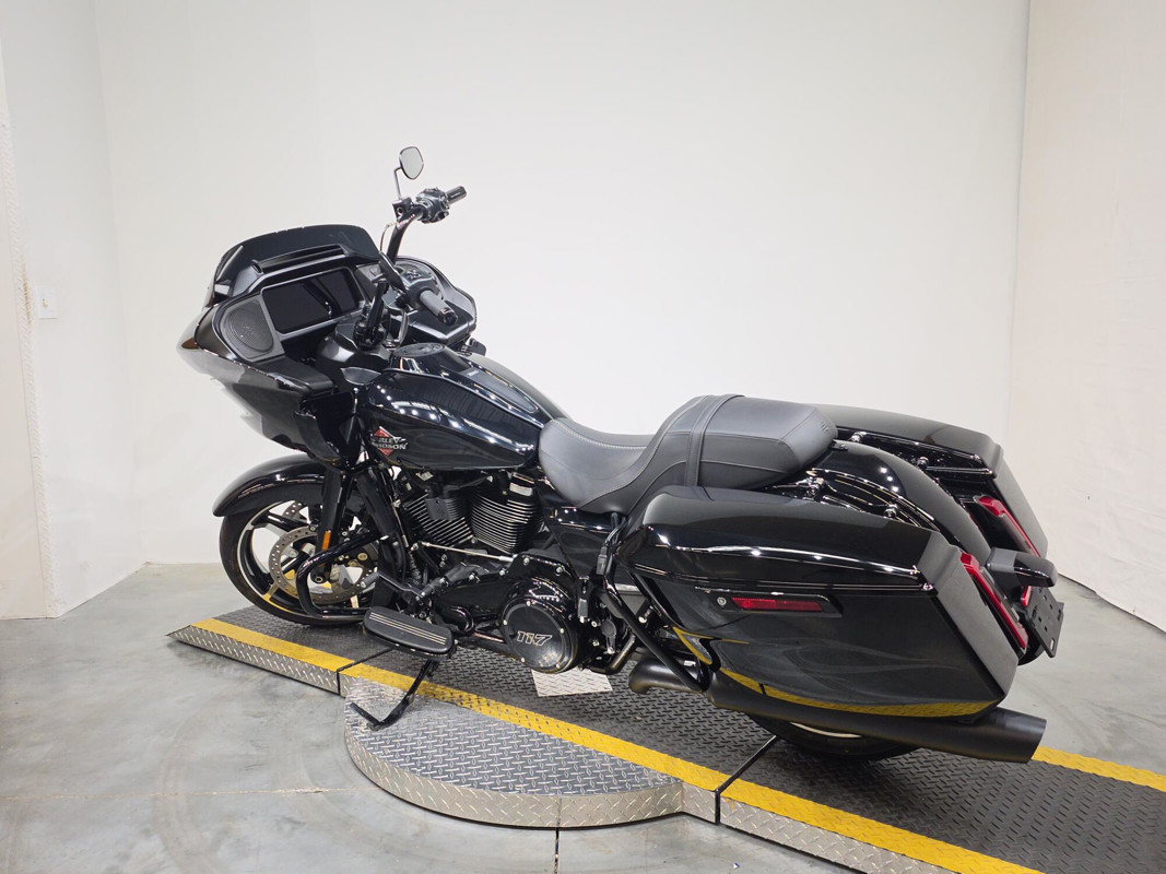 Road Glide®