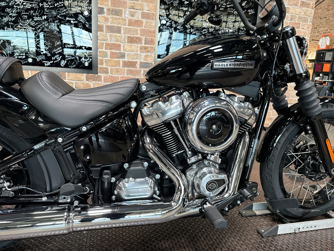 Street Bob®