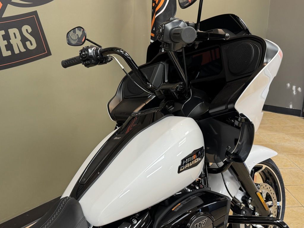 Road Glide®