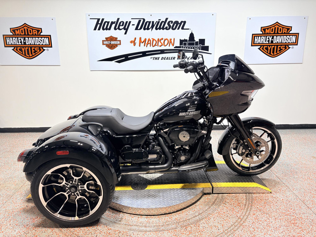 Road Glide® 3