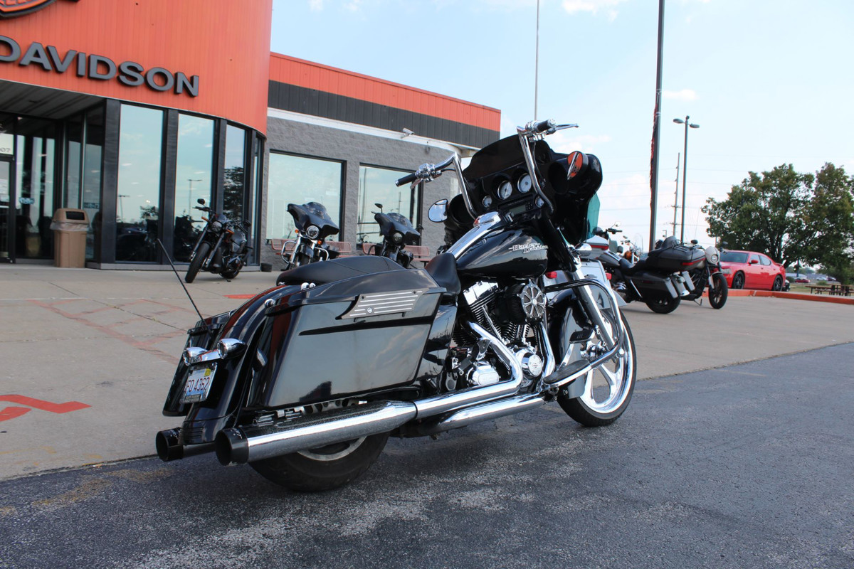 Street Glide®