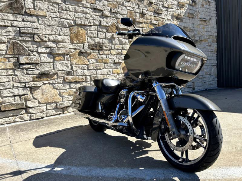 Road Glide®