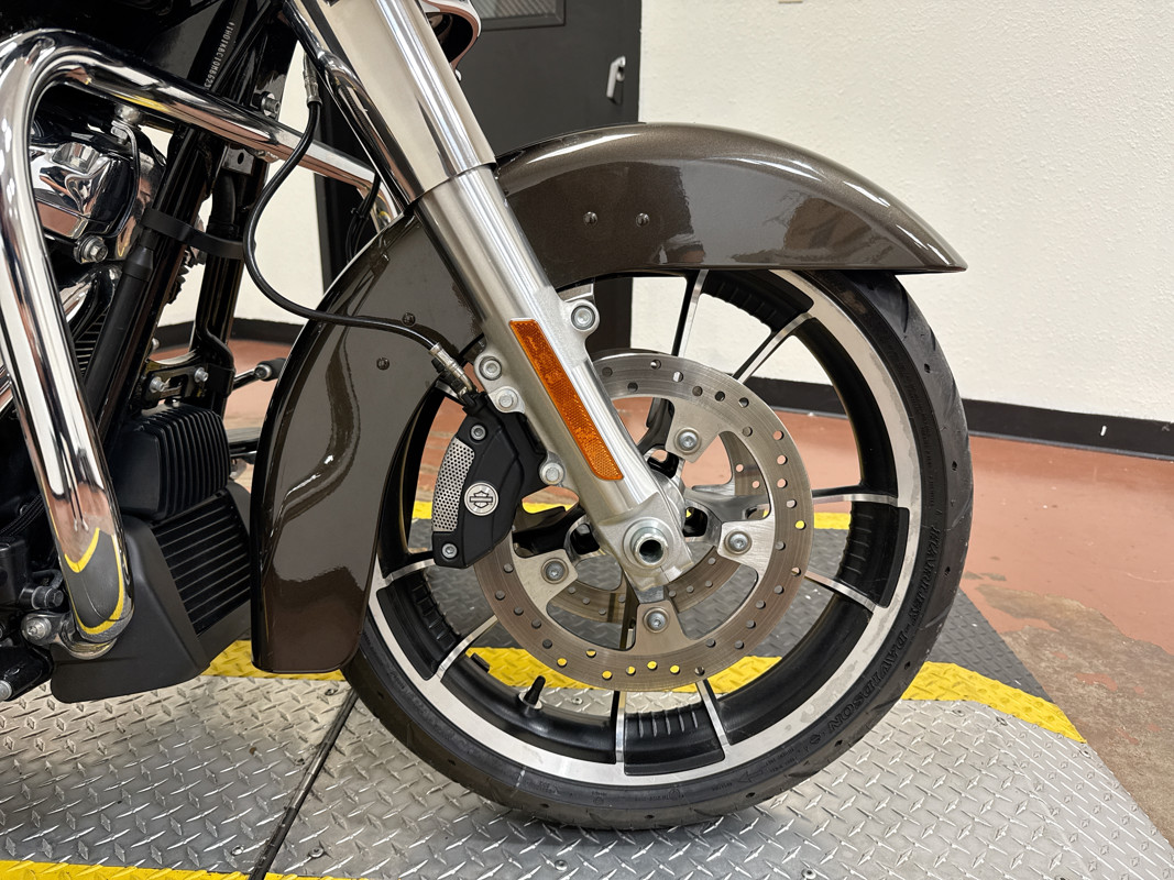 Street Glide®
