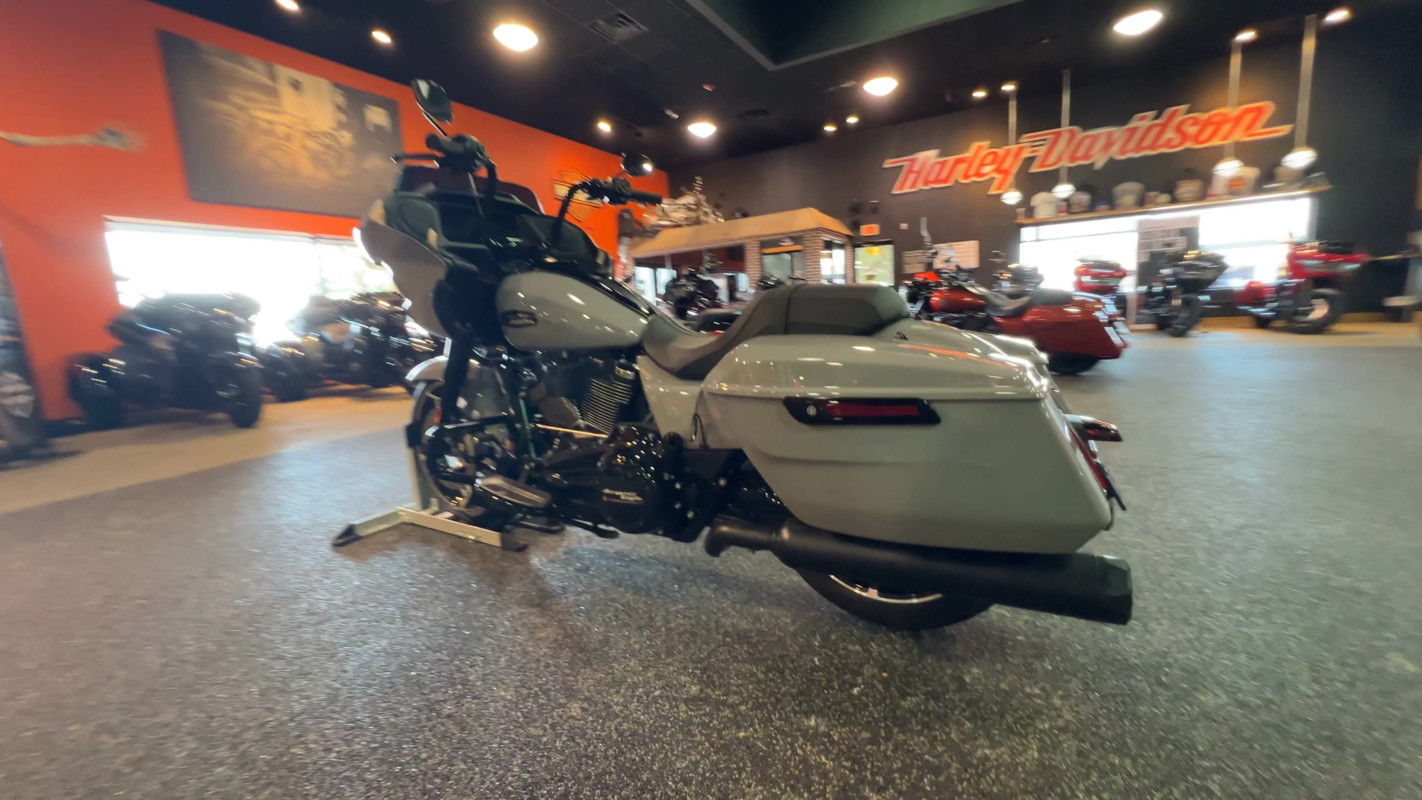 Road Glide®