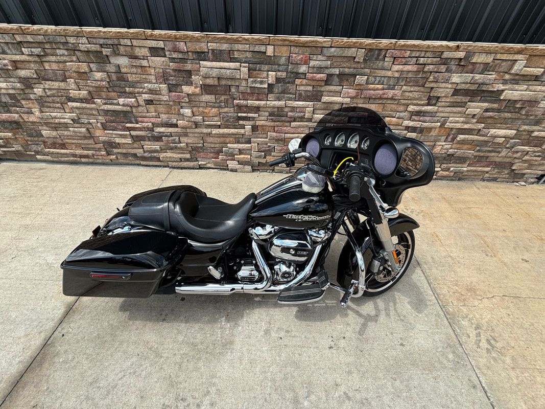 Street Glide®