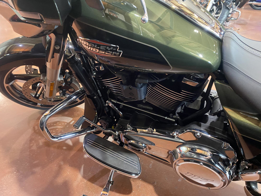 Street Glide®