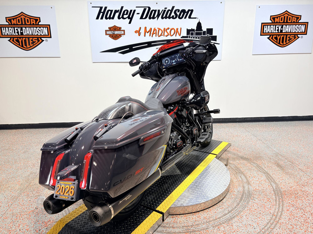 CVO® Street Glide® ST