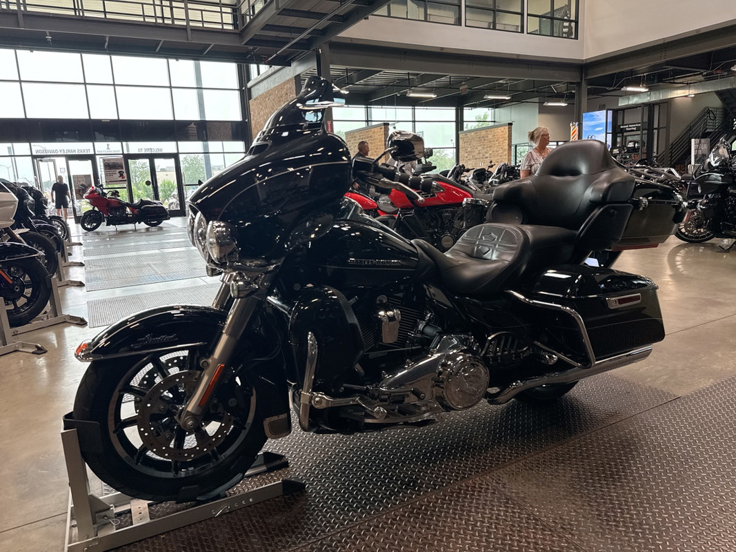 Electra Glide® Ultra Limited® Low