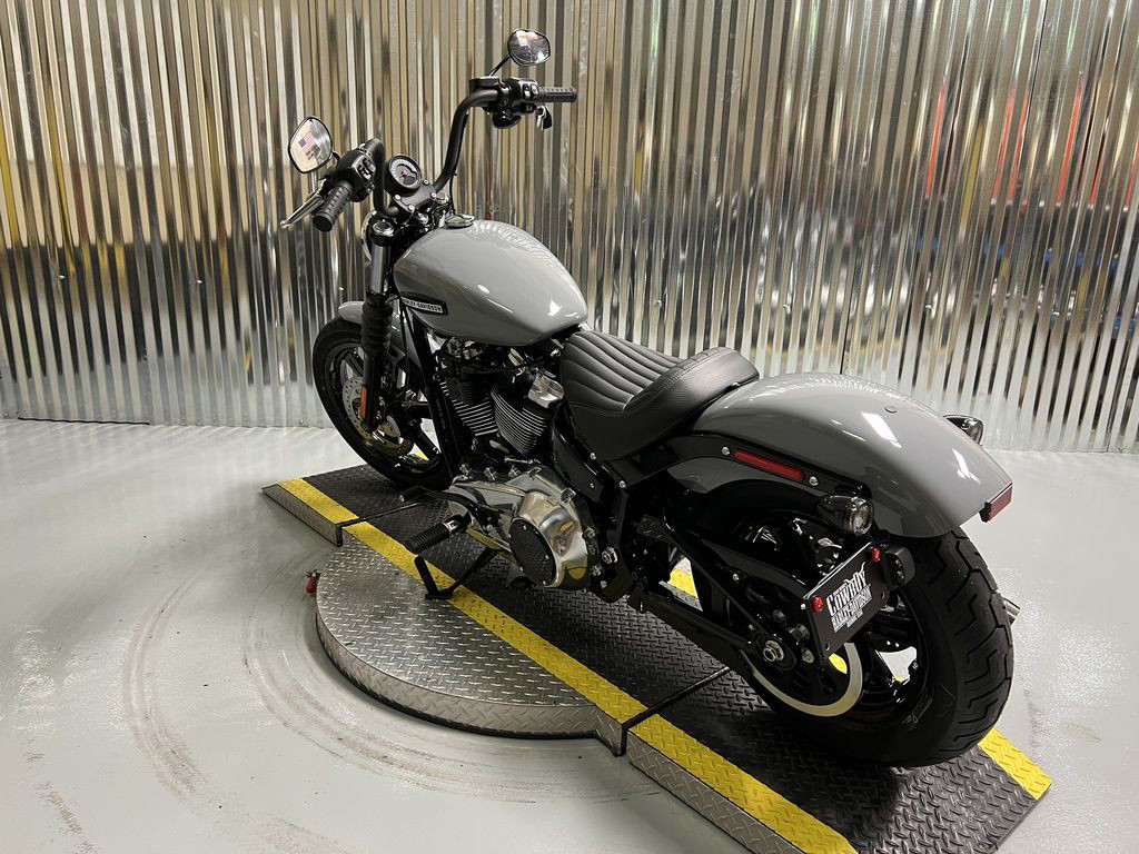 Street Bob®