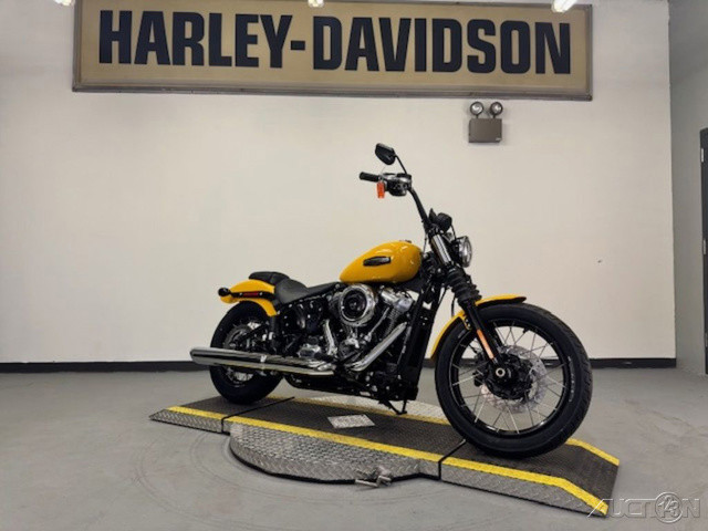 Street Bob®