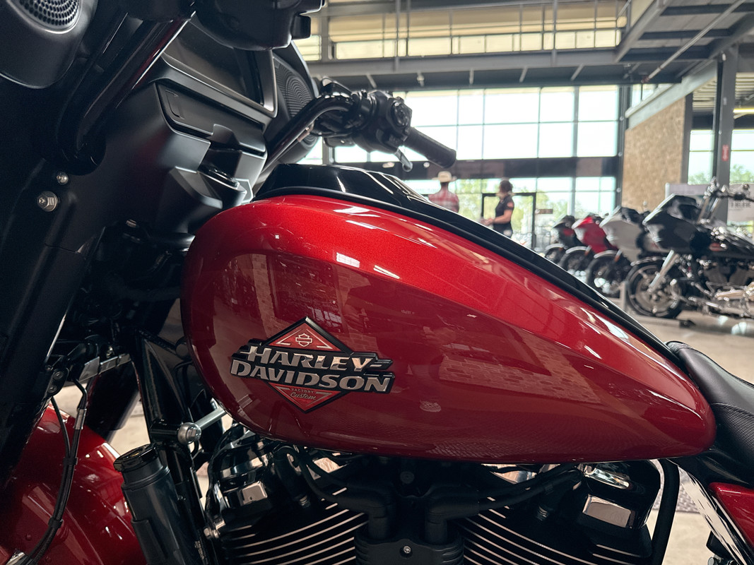 Street Glide®