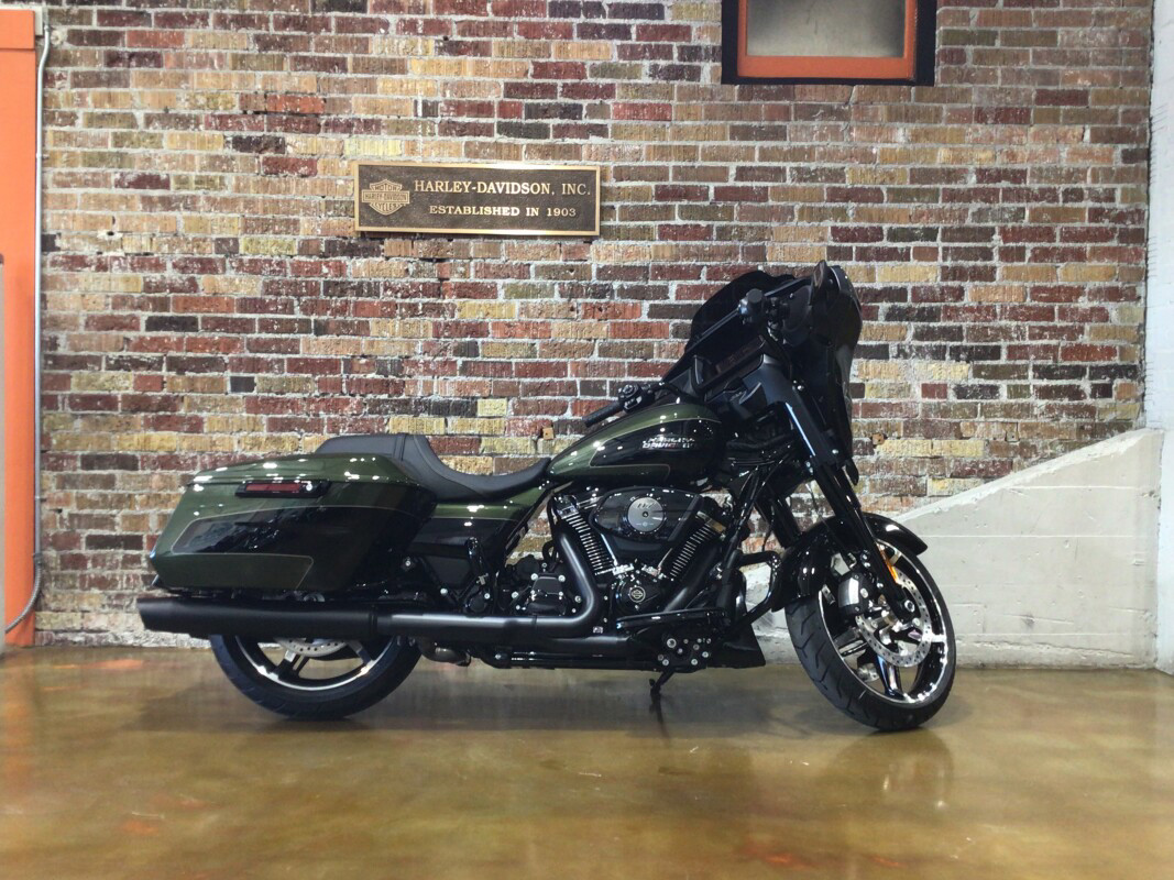 Street Glide®