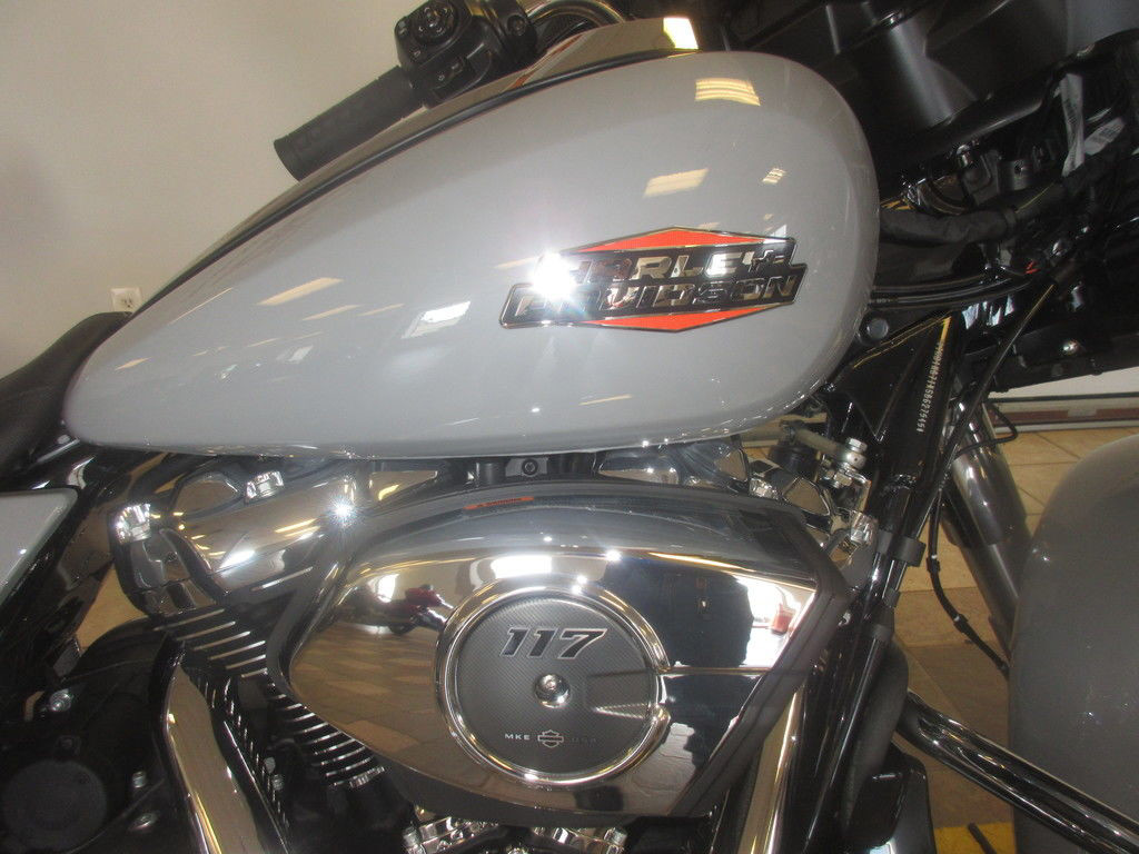 Street Glide®