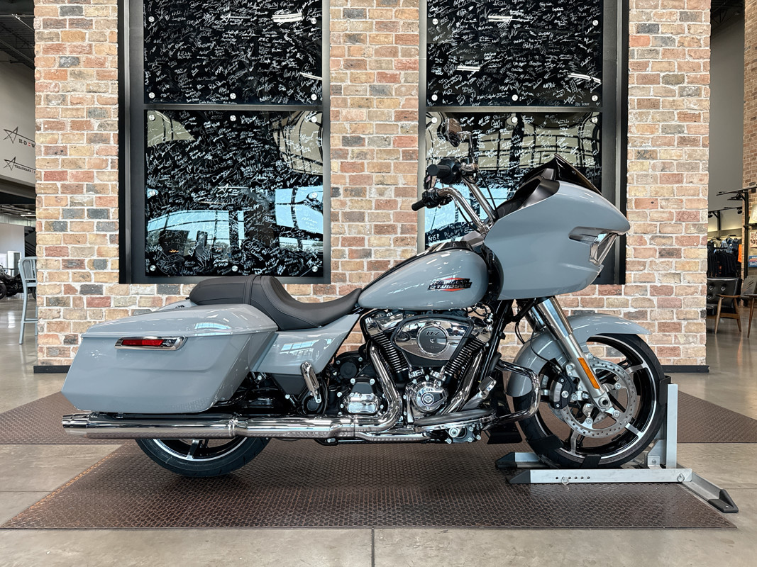 Road Glide®