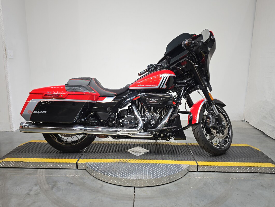 CVO® Street Glide®